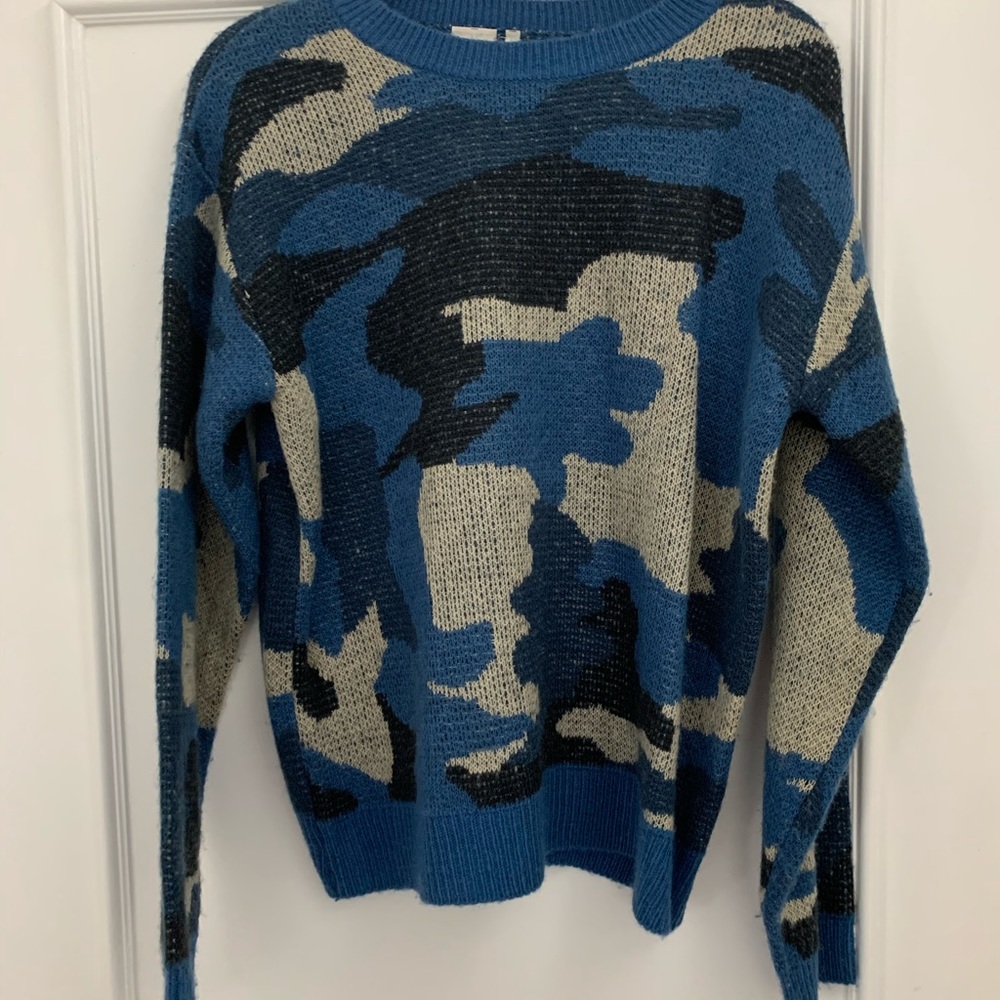 Blue camp long sleeve knit